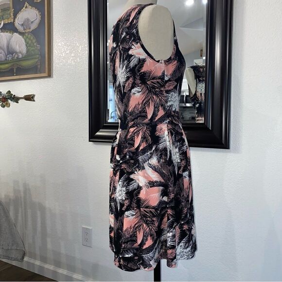 Sorad Women's Stunning Belly Cut out Dress Palm Leaves| Size L - Picture 9 of 13